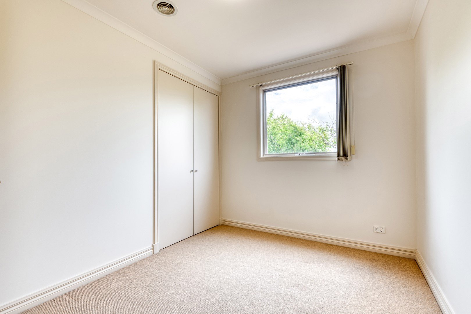 Property Gallery Thumbnail 14