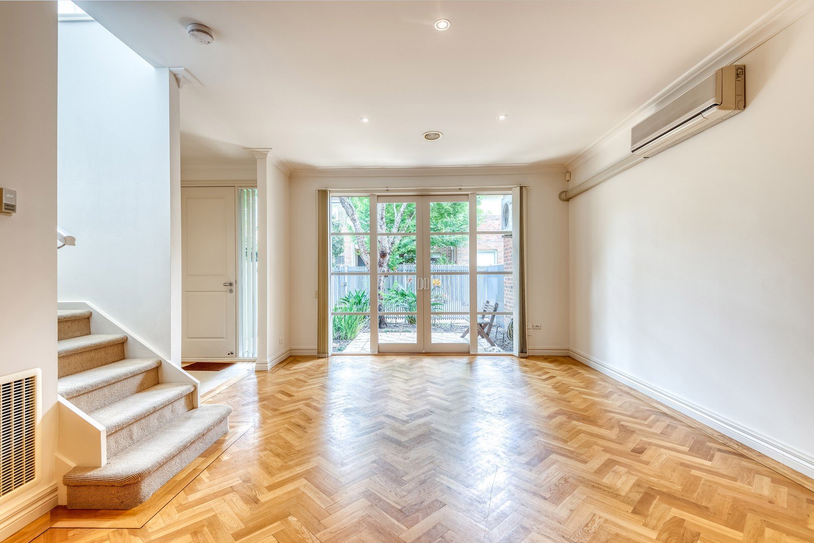 Property Gallery Thumbnail 3