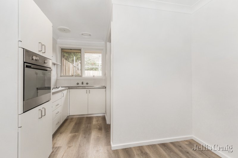 11/28 Coorigil Road, Carnegie image 2