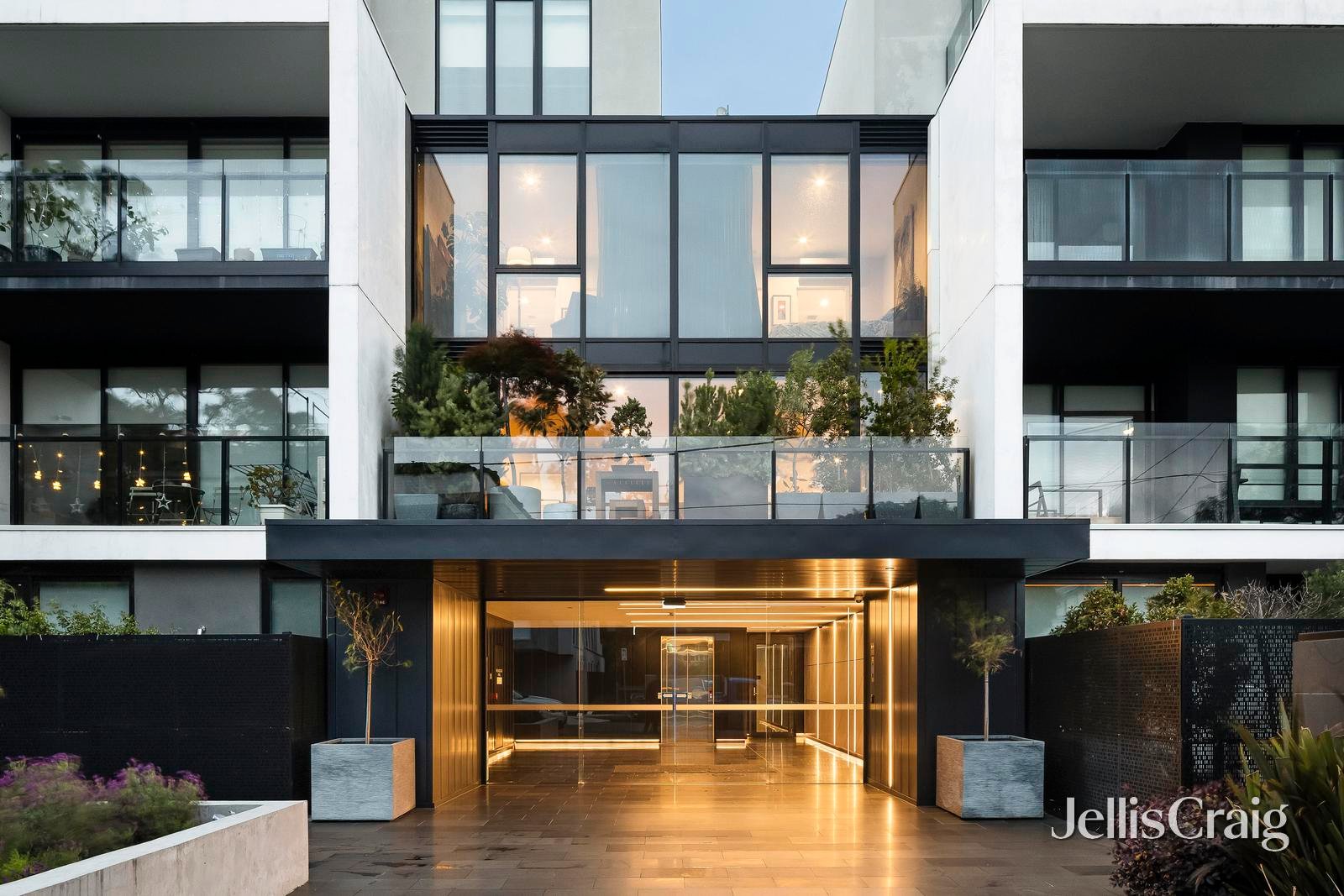 112/8 Elliott Avenue, Carnegie image 1