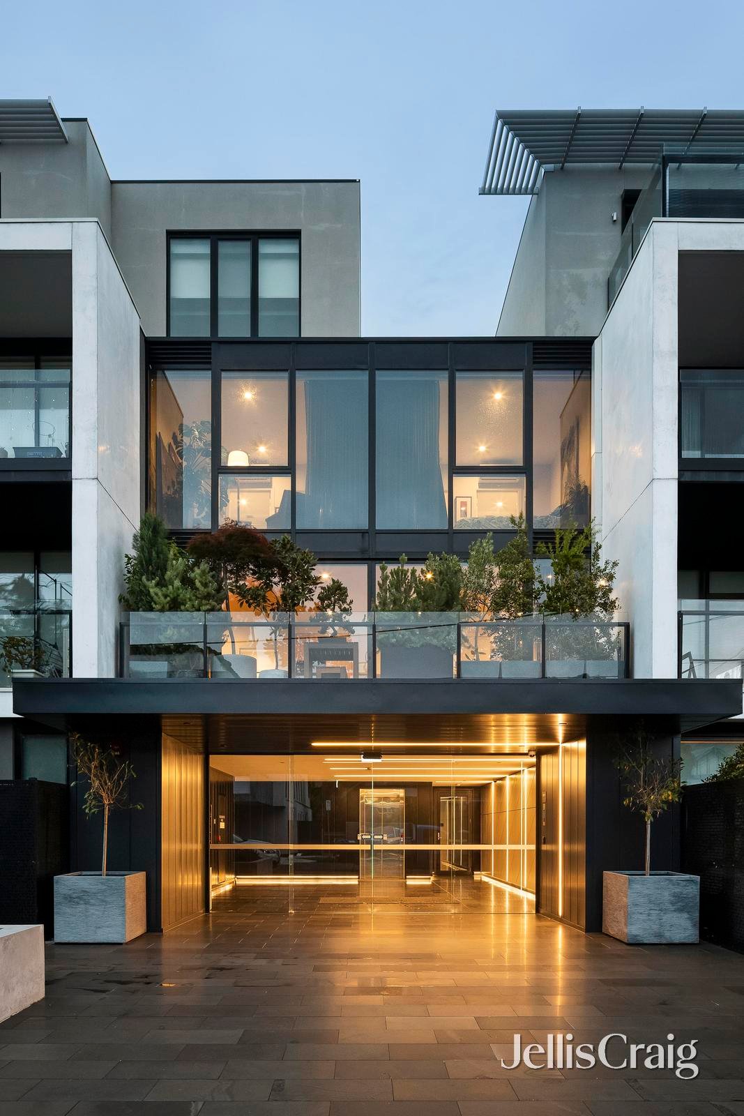 112/8 Elliott Avenue, Carnegie image 2