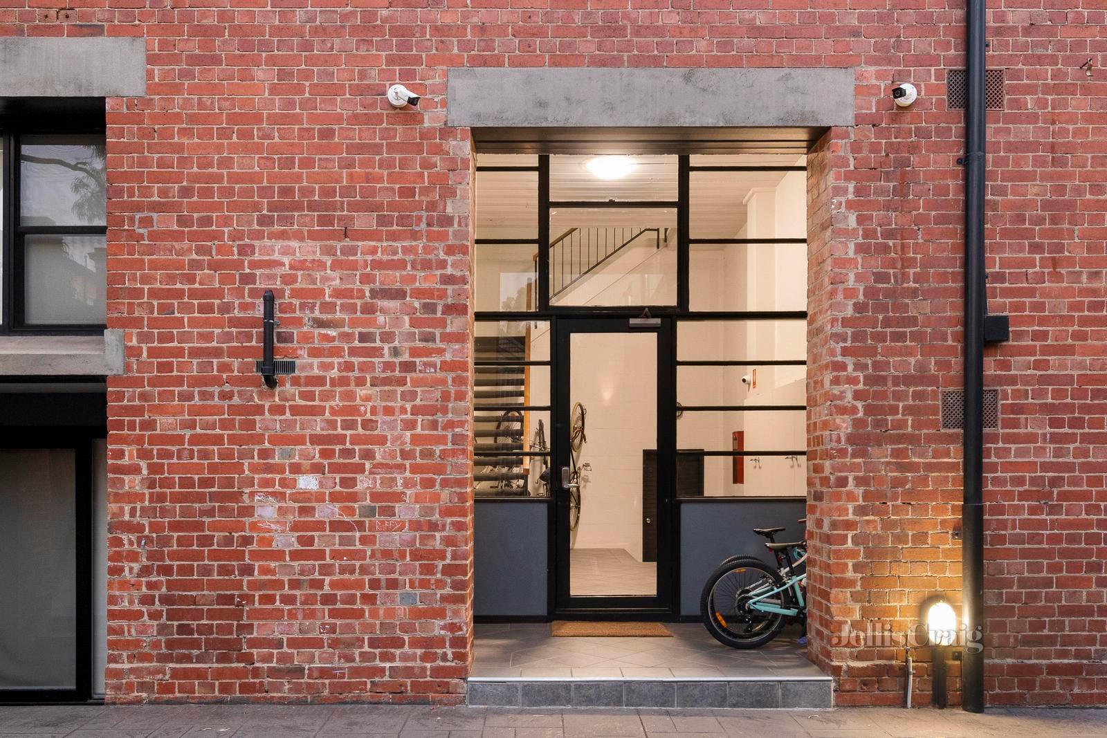 11/287 Bank Street, South Melbourne image 2