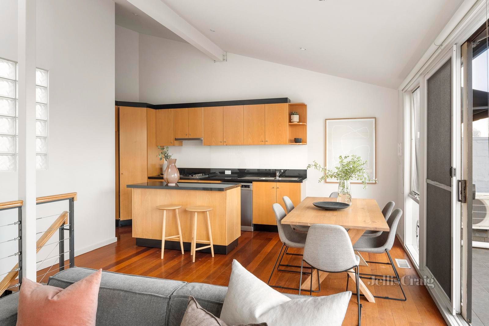 11/287 Bank Street, South Melbourne image 4