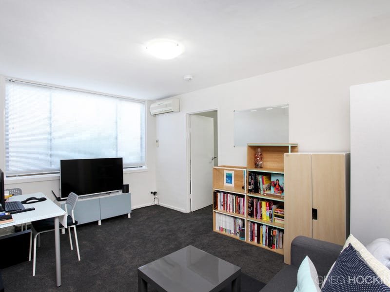 1/129 Hyde Street, Yarraville image 2