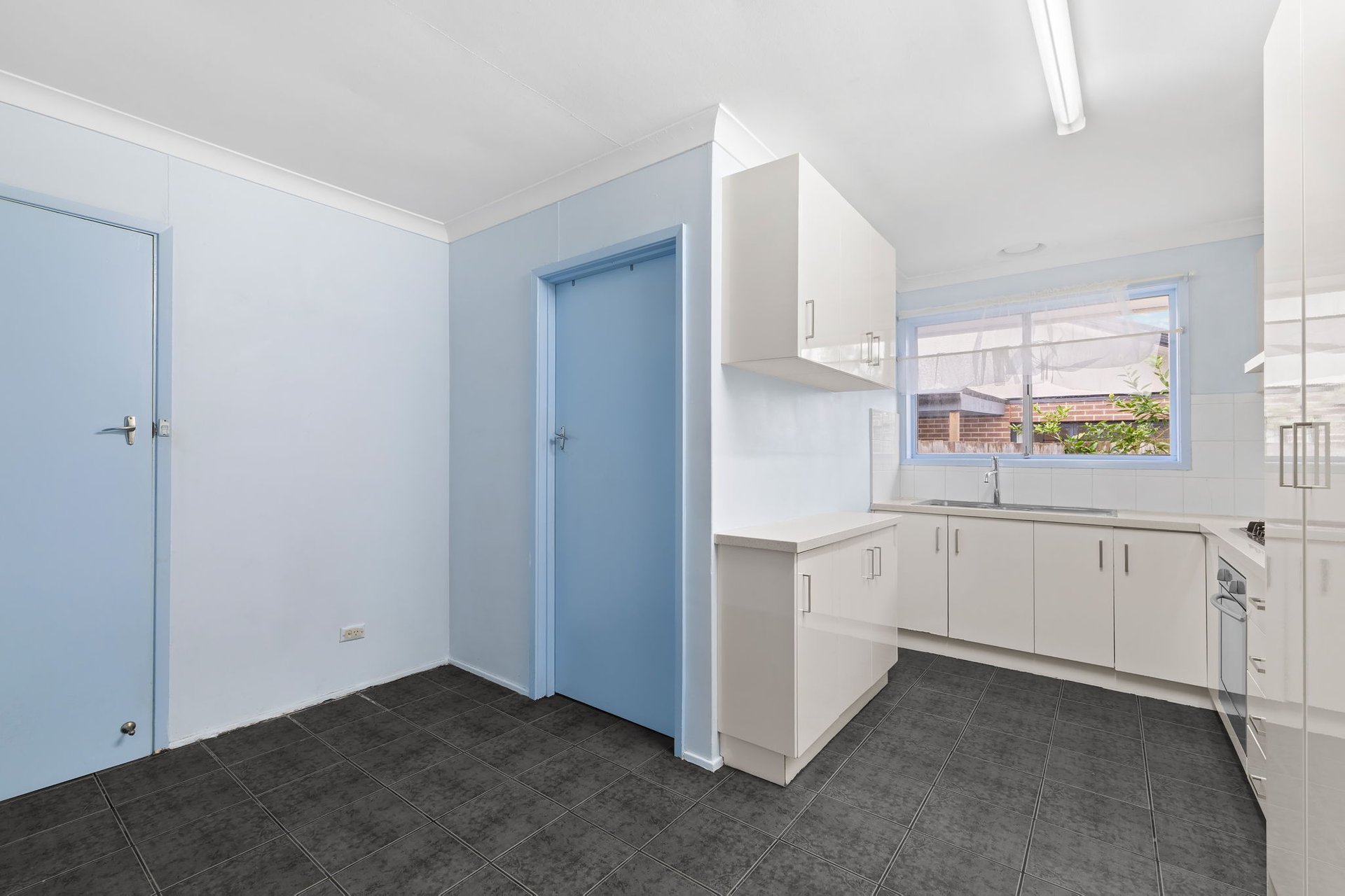 1/129 Wantirna Road, Ringwood image 3