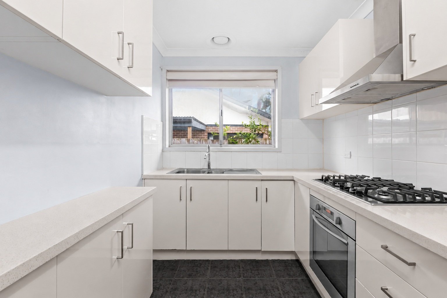 1/129 Wantirna Road, Ringwood image 2
