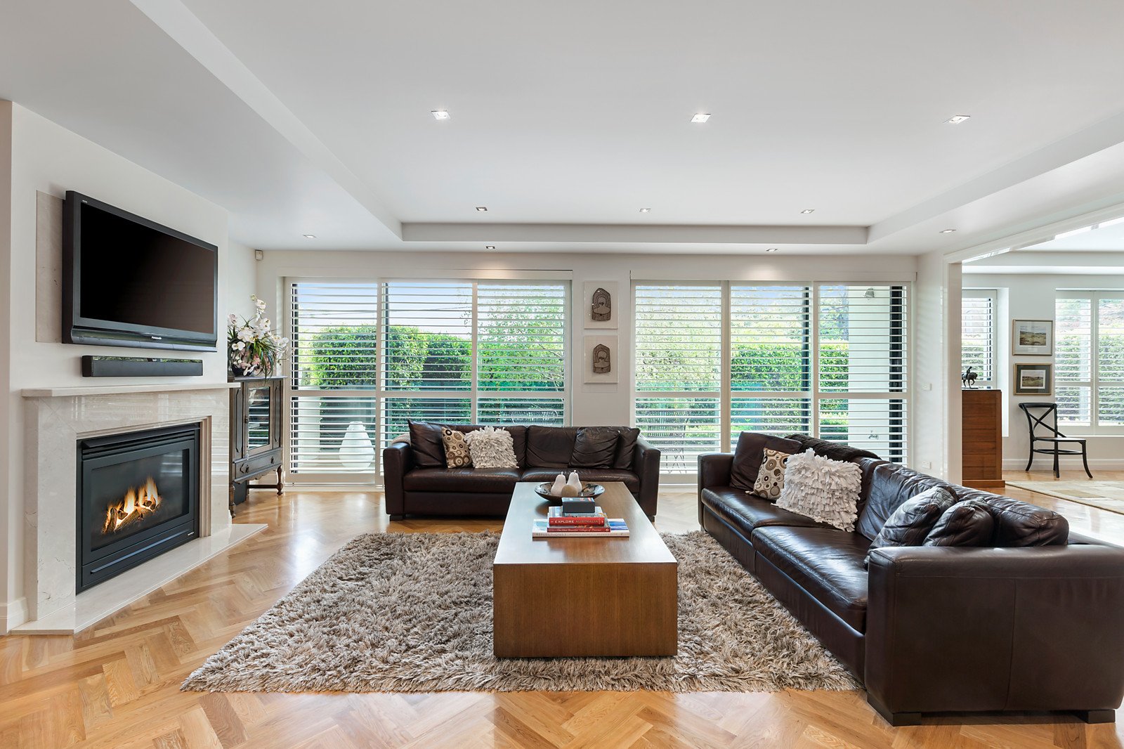 1/12A Bruce Street, Toorak image 2