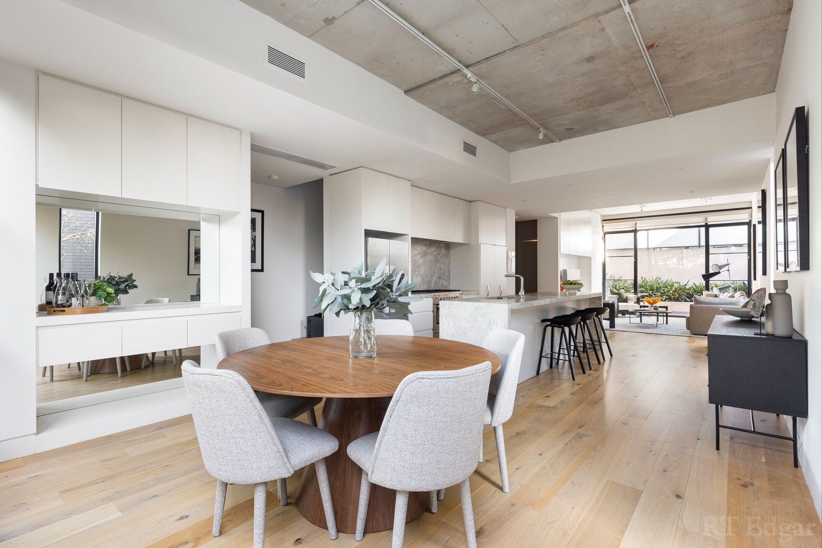 Property Gallery Thumbnail 3