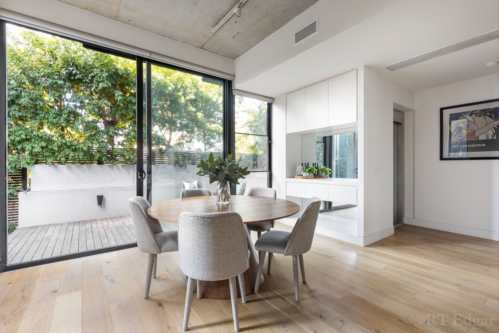 Property Gallery Thumbnail 6