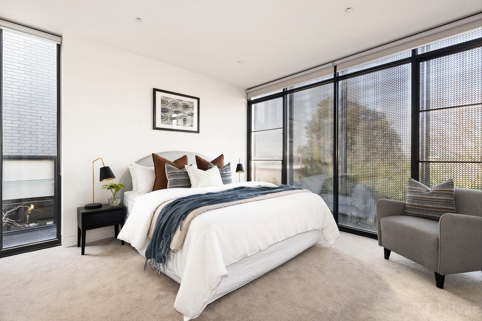 Property Gallery Thumbnail 9