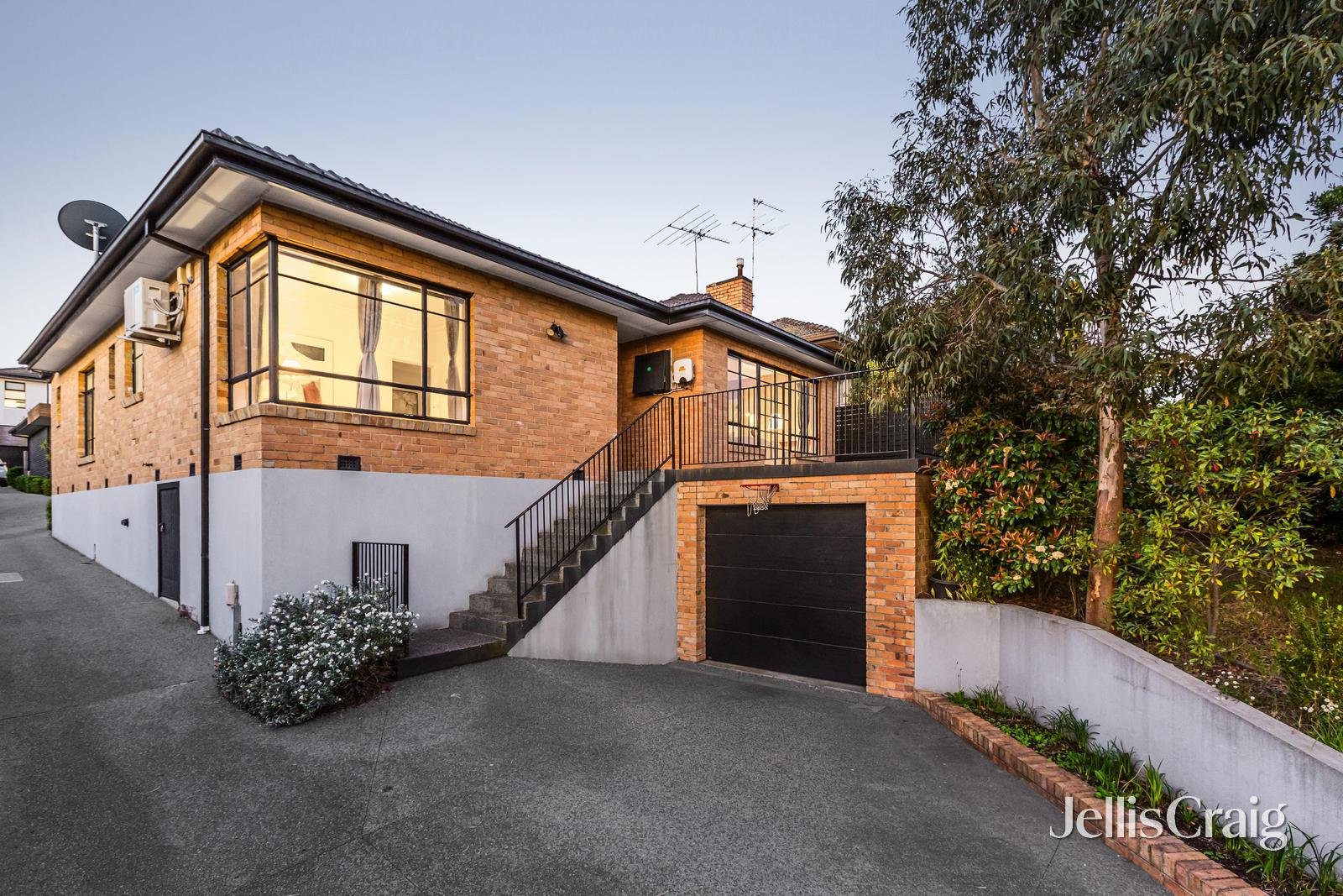 1/13 Banyule Road, Rosanna image 1