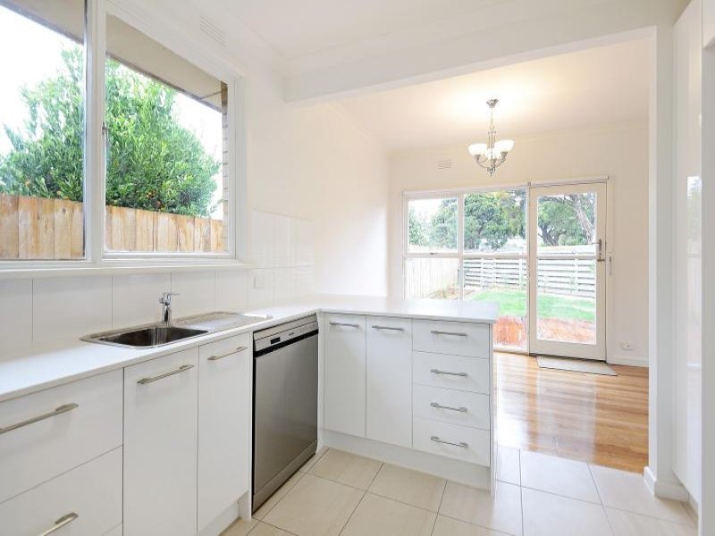 1 / 13 Barkly Street Brighton