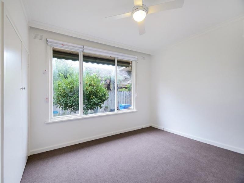 1 / 13 Barkly Street Brighton