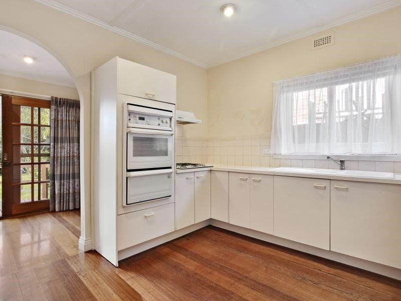 113 Broughton Road, Surrey Hills image 3