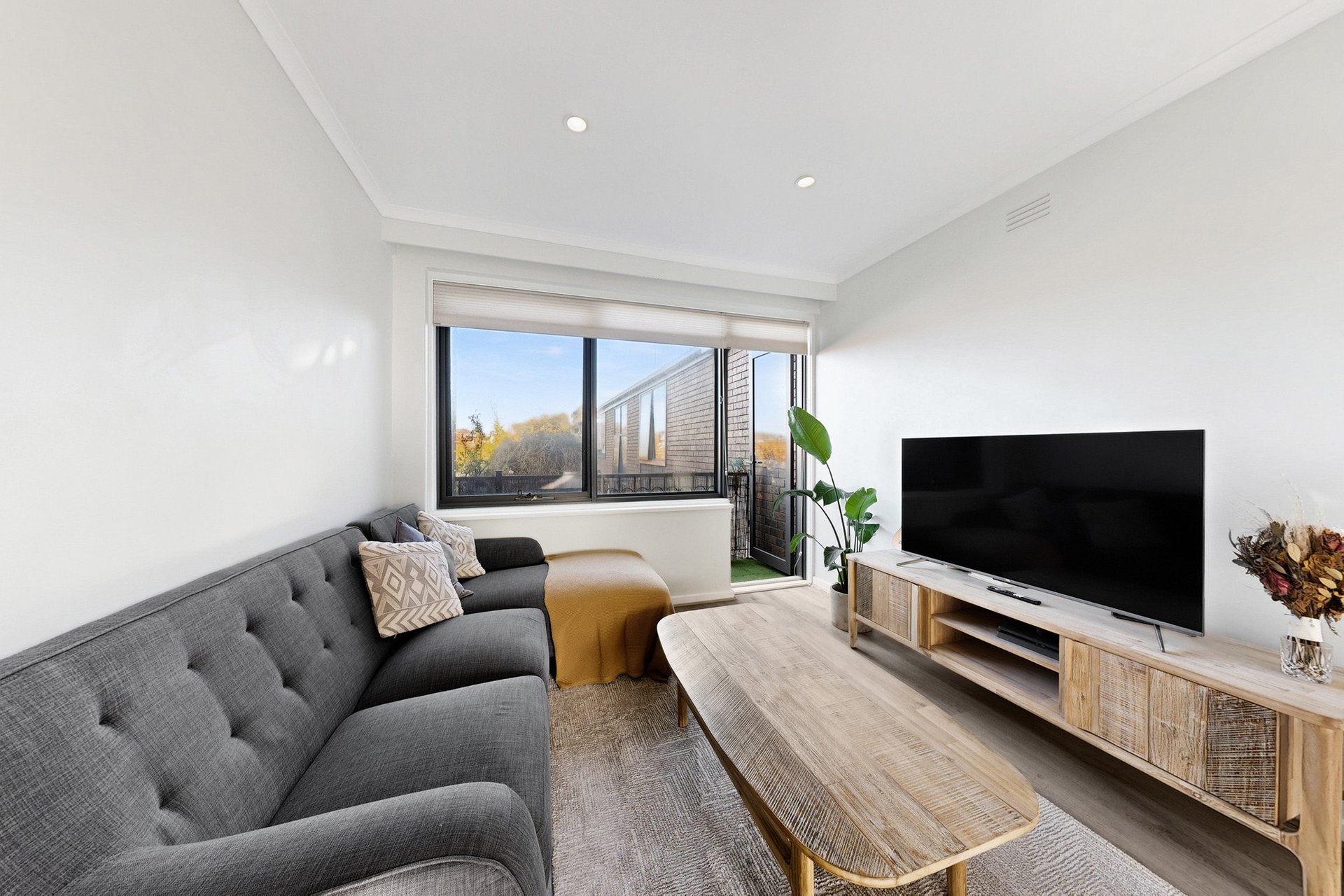 11/3 Browning Street, Elwood image 4