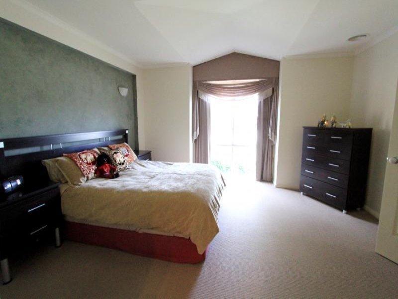 113 Canadian Lakes Boulevard, Canadian image 9