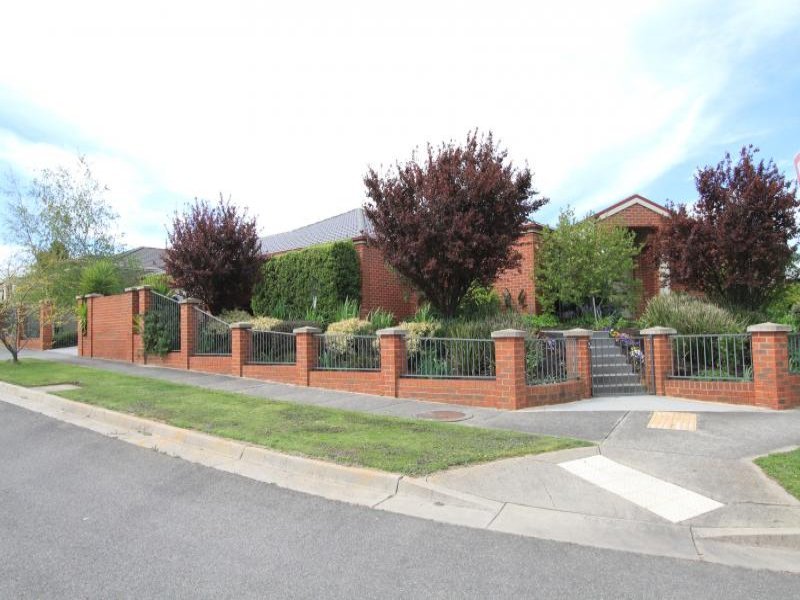 113 Canadian Lakes Boulevard, Canadian image 24