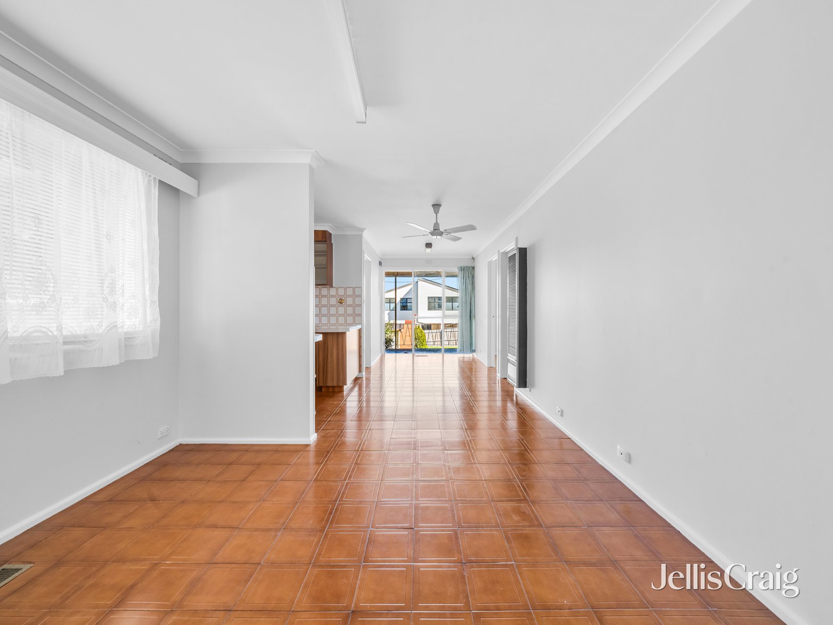 113 Coleman Parade, Glen Waverley image 2
