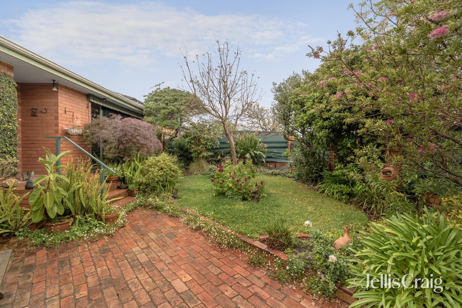 1/13 Deakin Street, Bentleigh East image 1