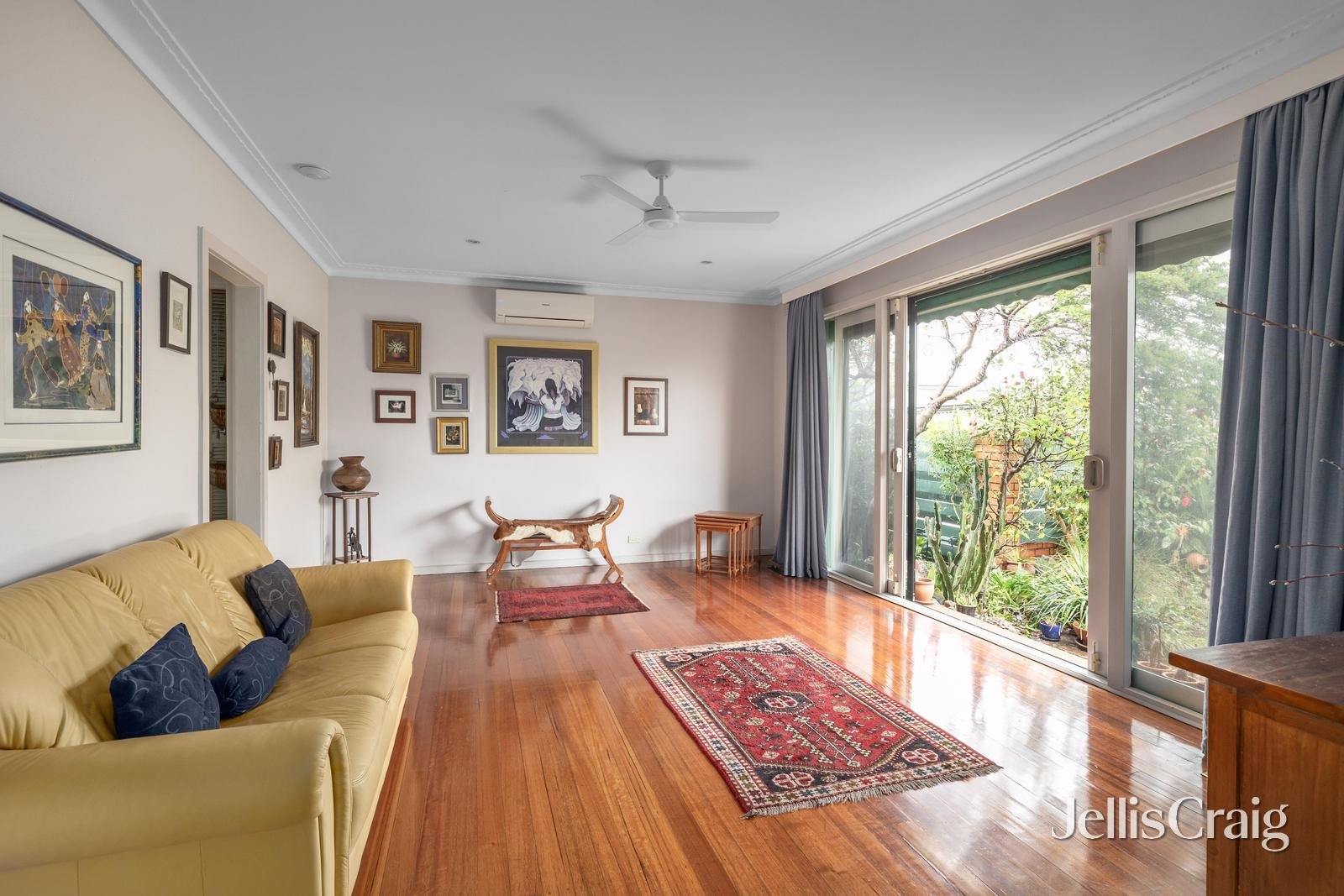 1/13 Deakin Street, Bentleigh East image 2