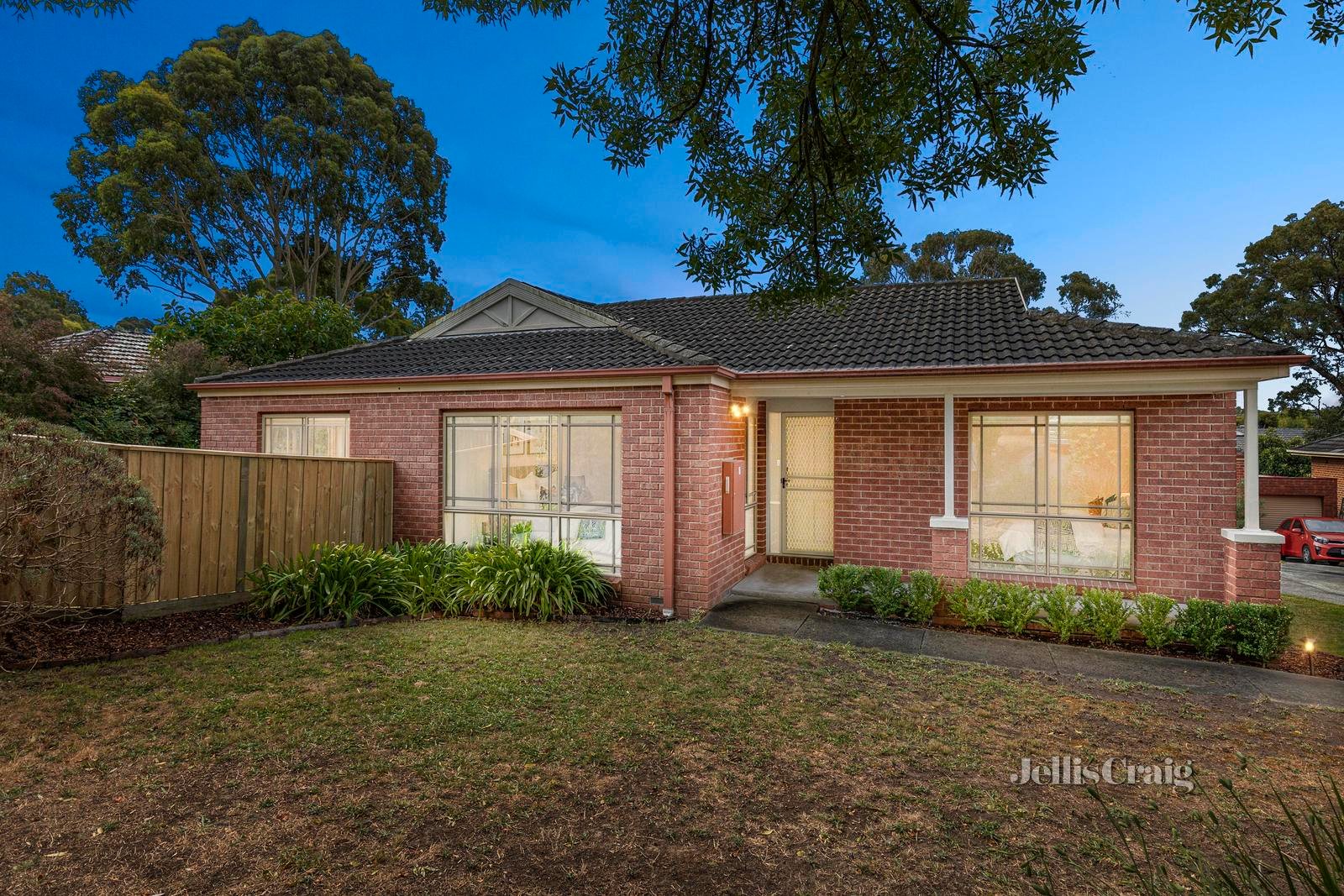 1/13 Finlayson Street, Ringwood East image 1