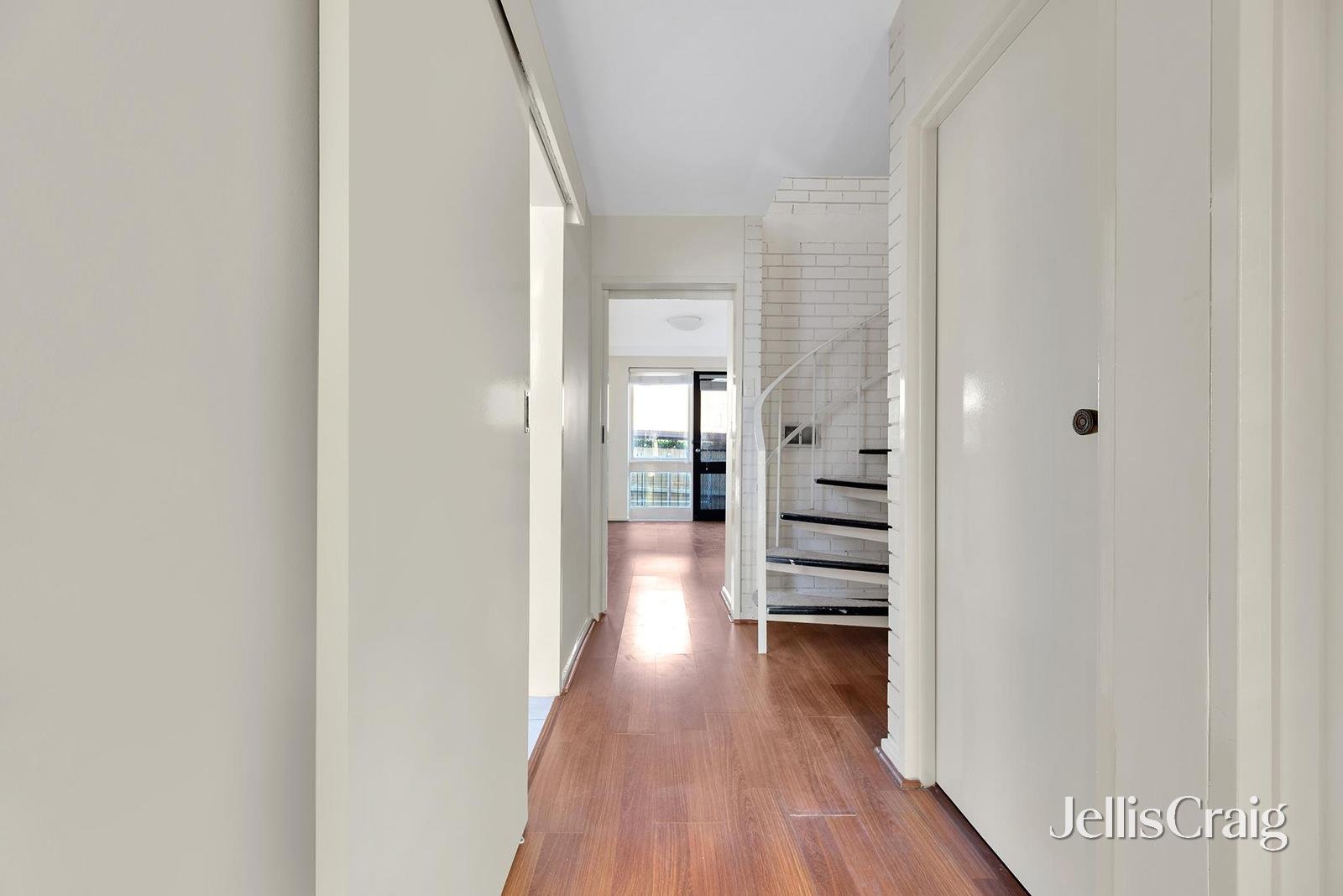 1/13 Firth Street, Doncaster image 2