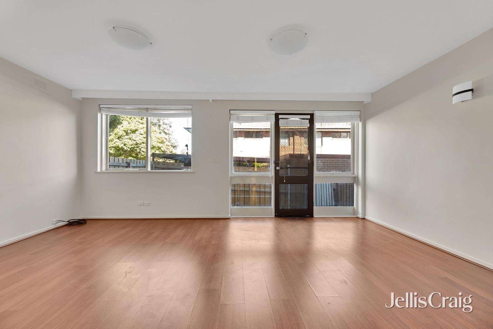 1/13 Firth Street, Doncaster image 3