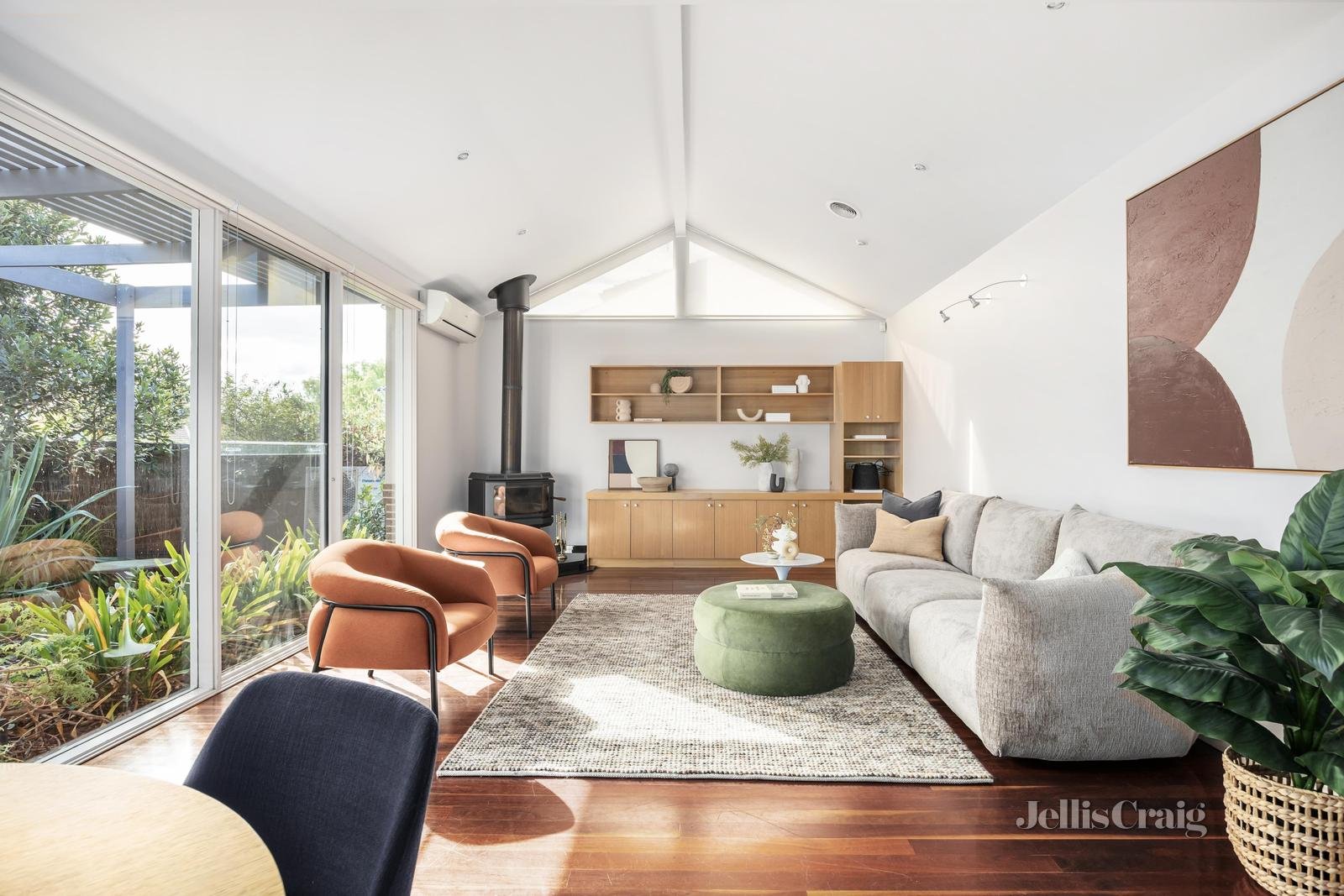 1/13 Halley Avenue, Camberwell image 2