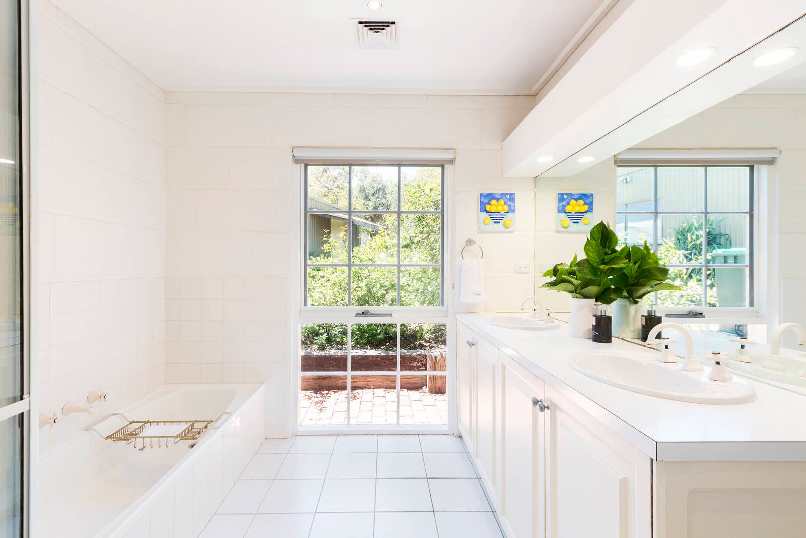 Property Gallery Thumbnail 12