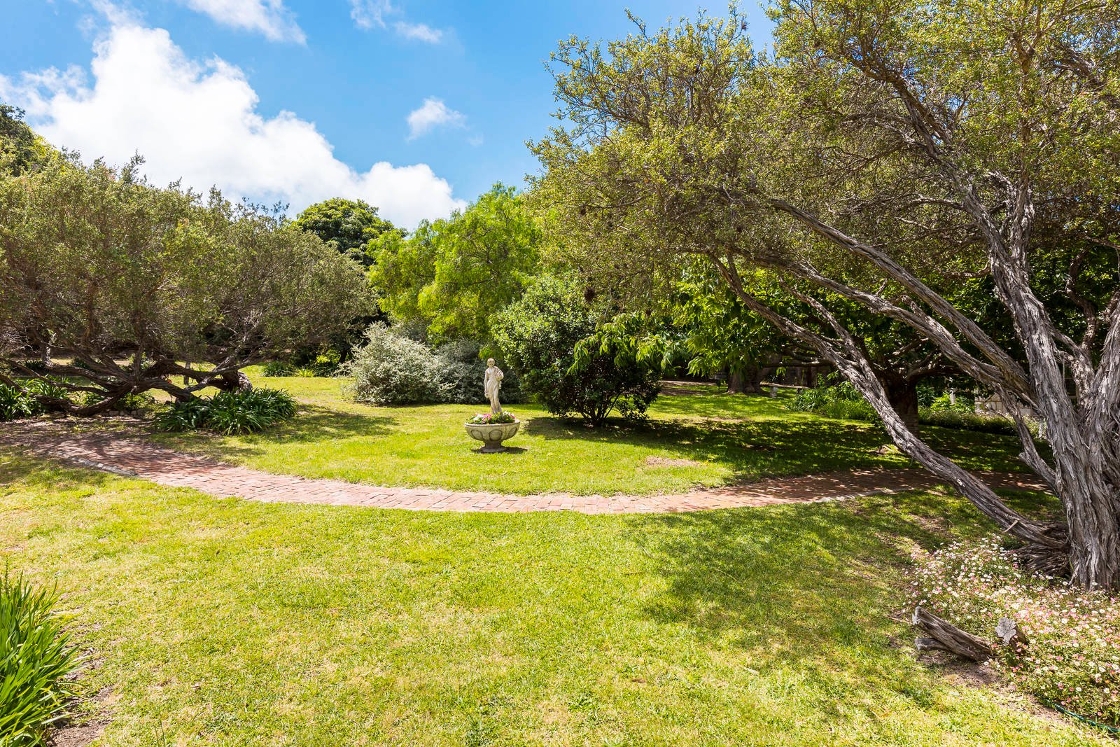 Property Gallery Thumbnail 14