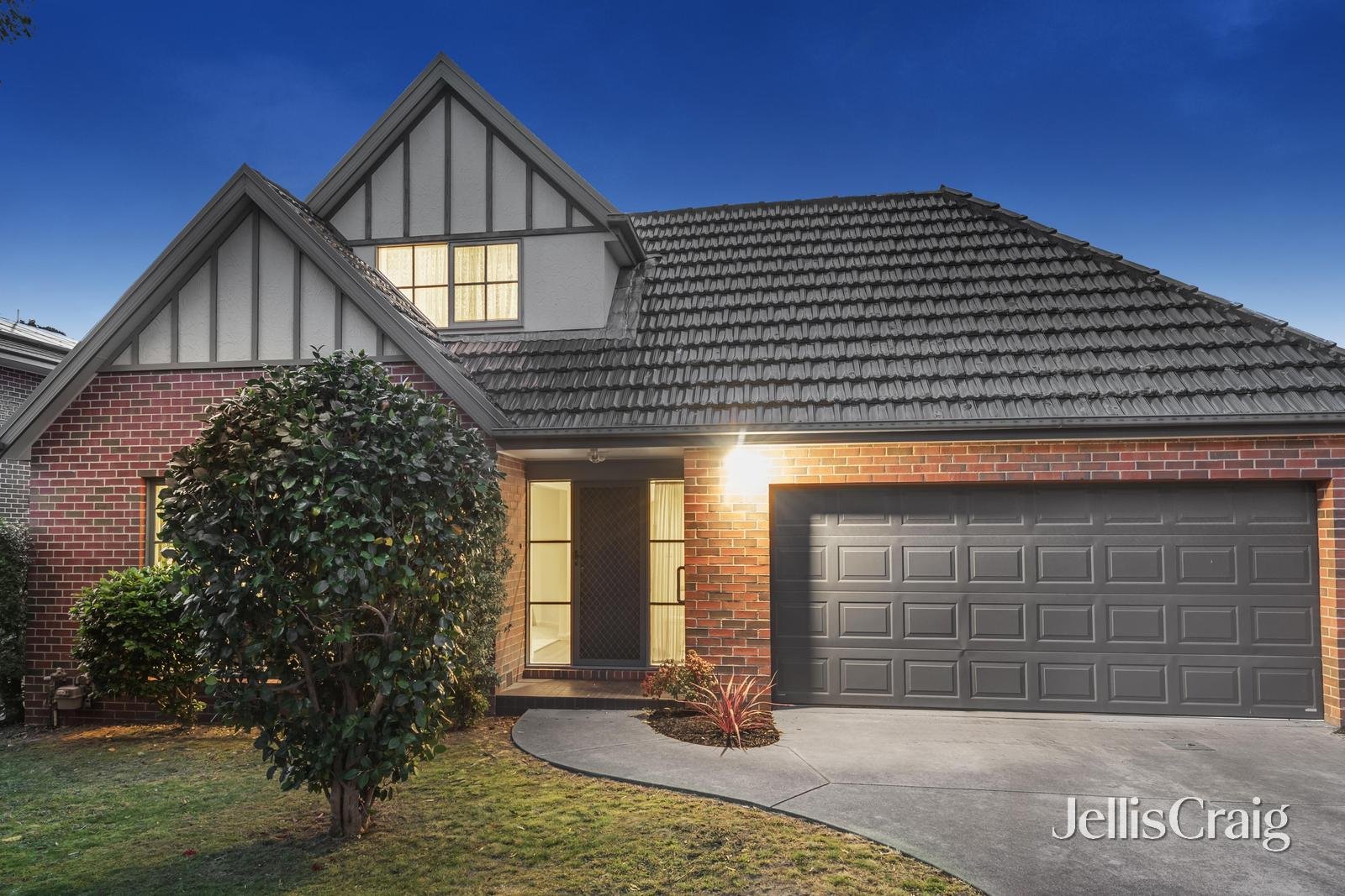 1/13 Herbert Street, Mount Waverley image 1