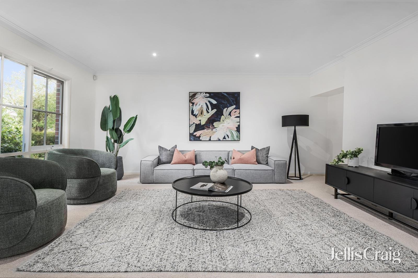 1/13 Herbert Street, Mount Waverley image 2