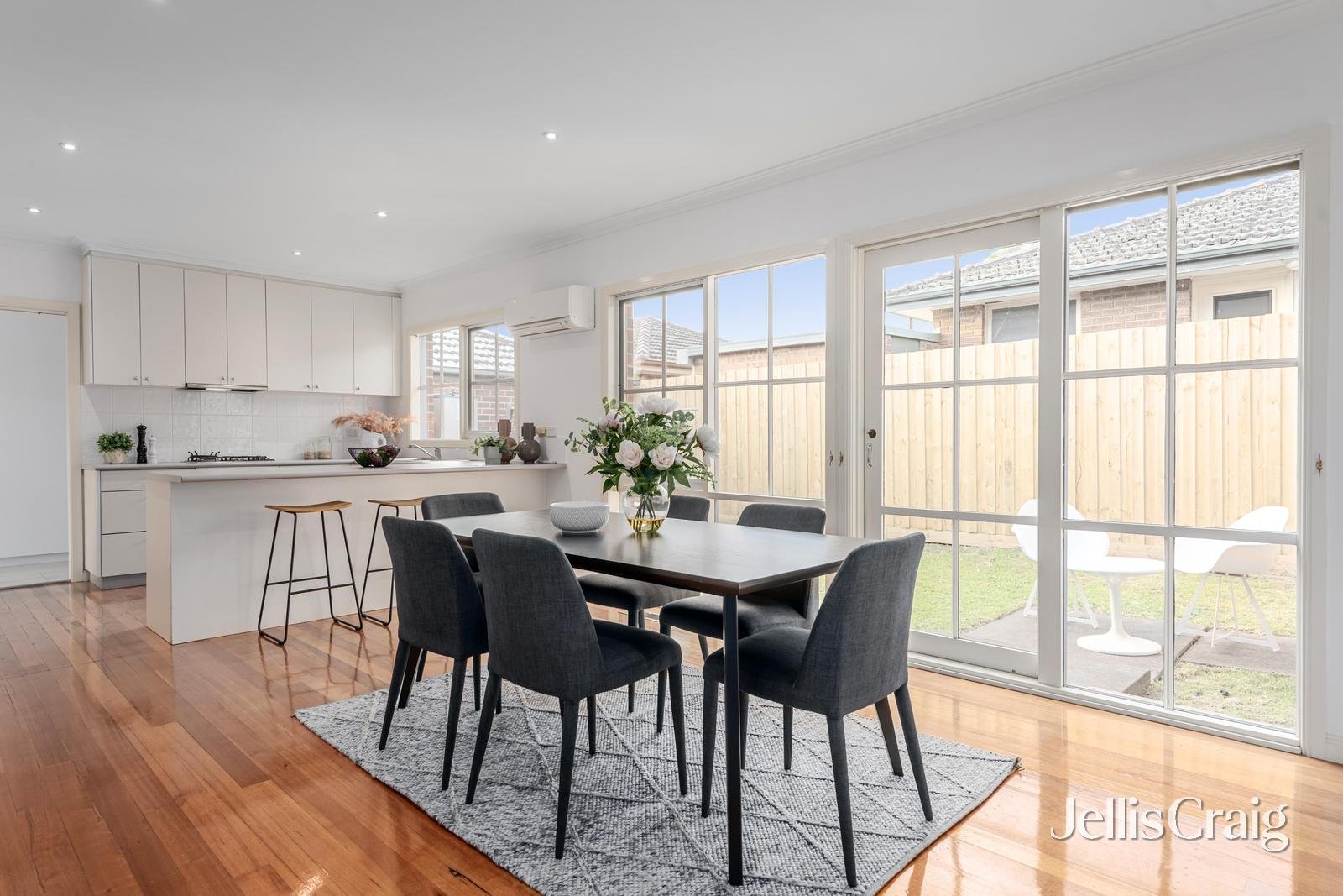 1/13 Herbert Street, Mount Waverley image 4