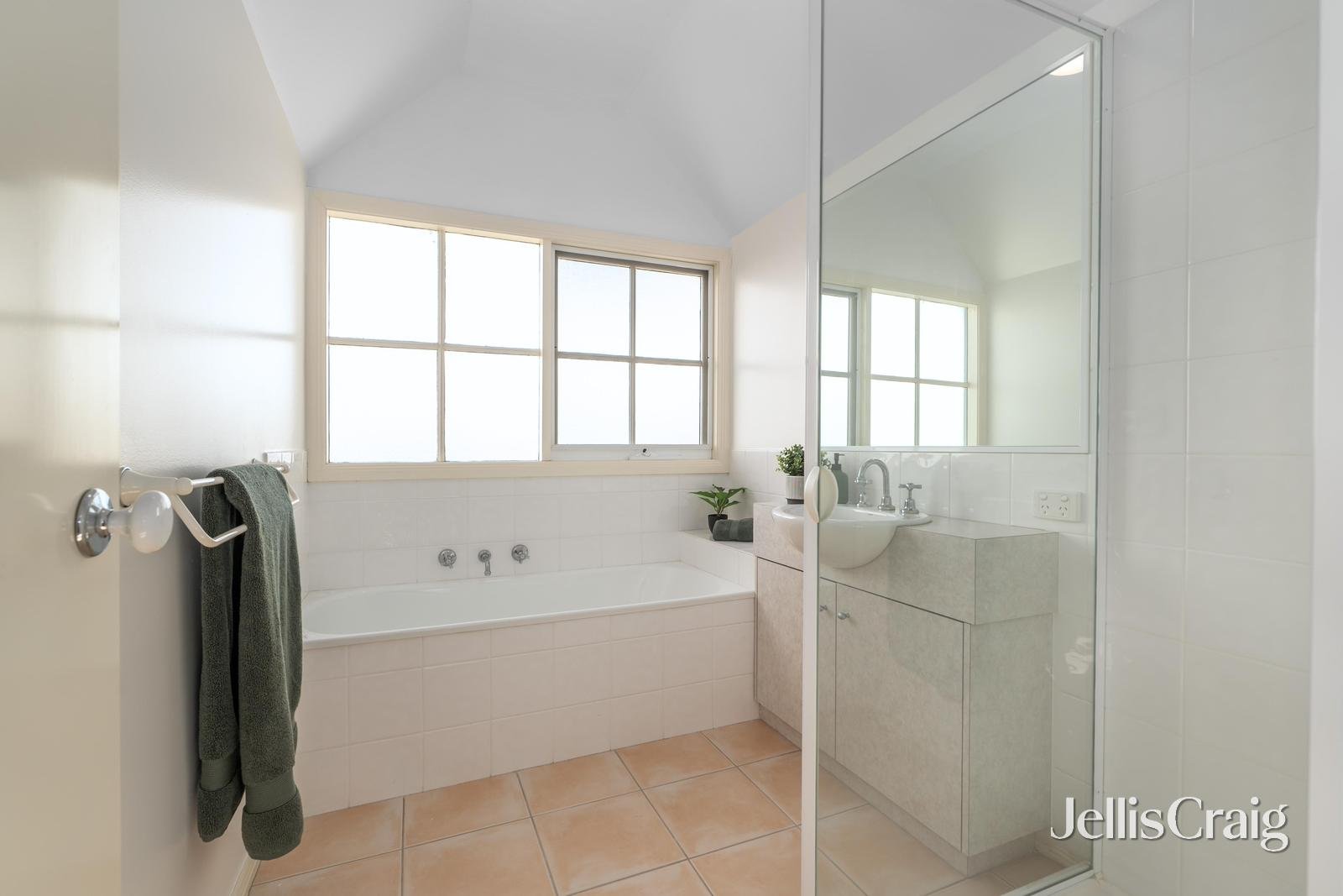 1/13 Herbert Street, Mount Waverley image 6