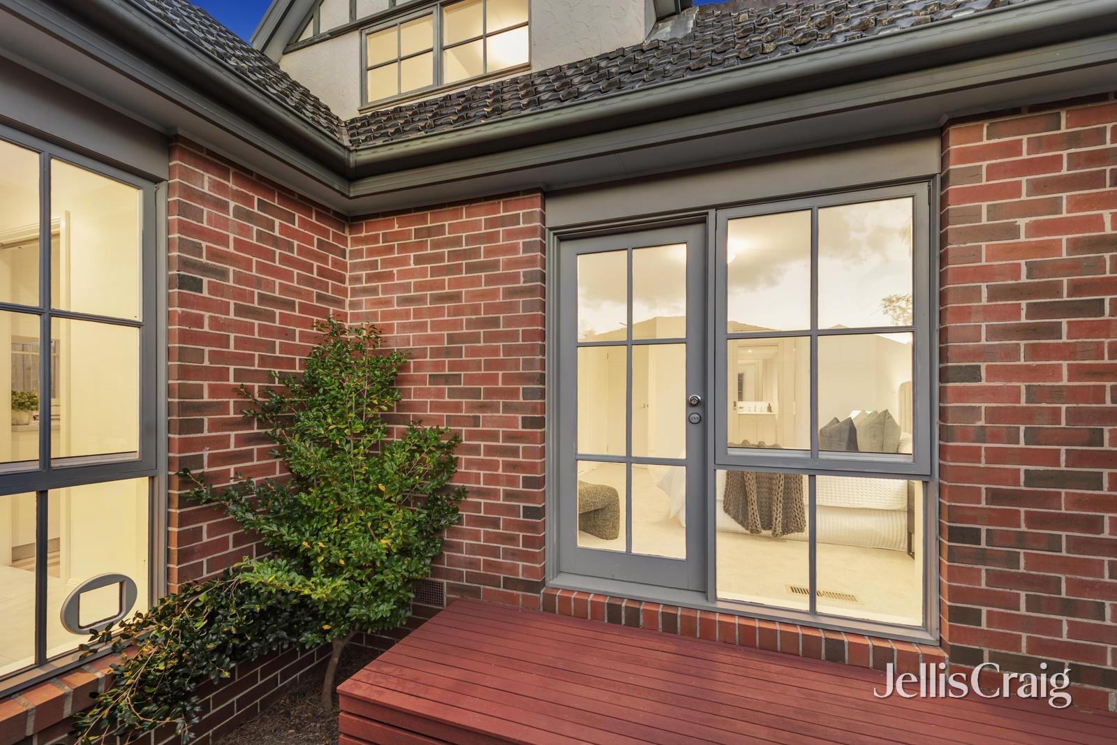 1/13 Herbert Street, Mount Waverley image 9