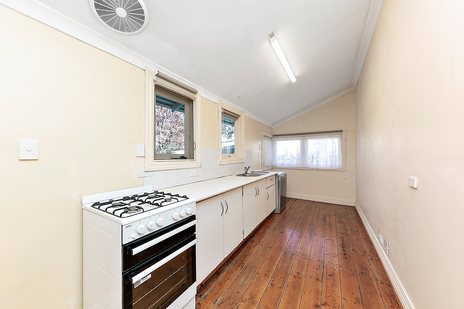 1/13 Kent Road, Box Hill image 3