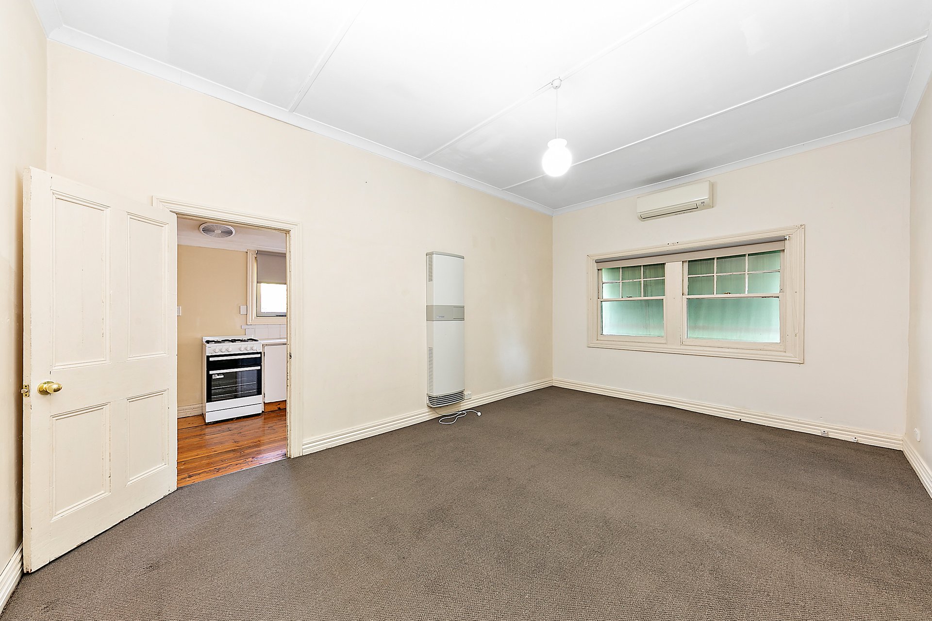 1/13 Kent Road, Box&nbsp;Hill image 2