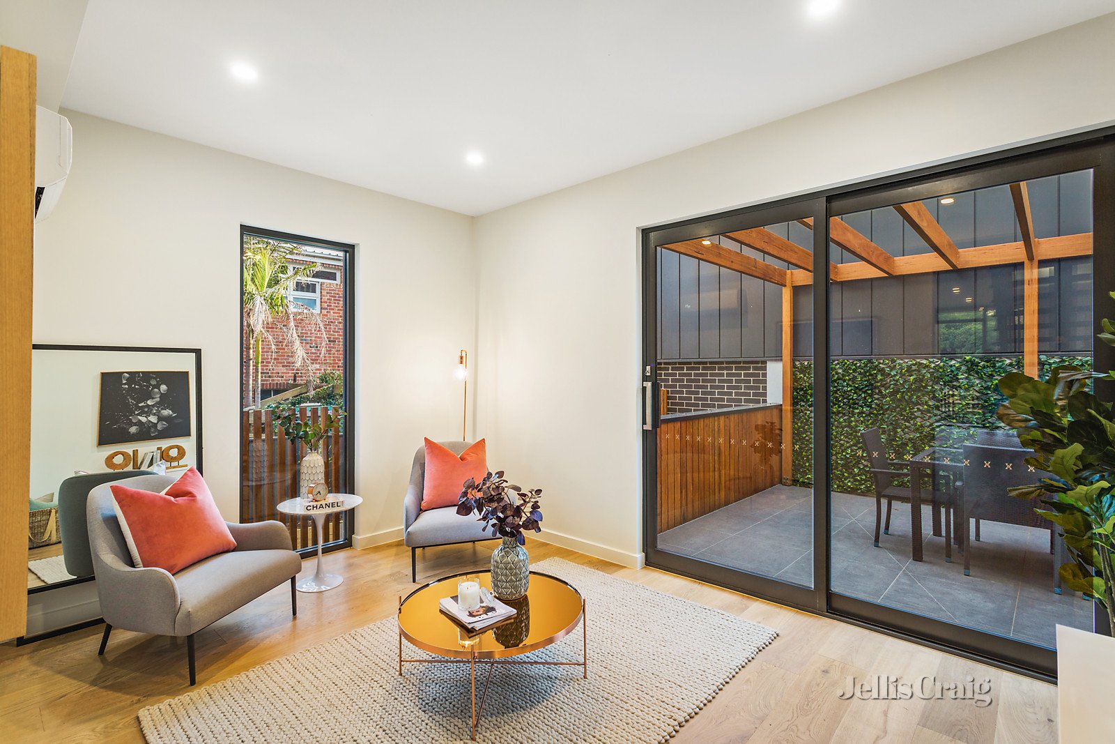 1/13 Munro Street, Kew East image 4