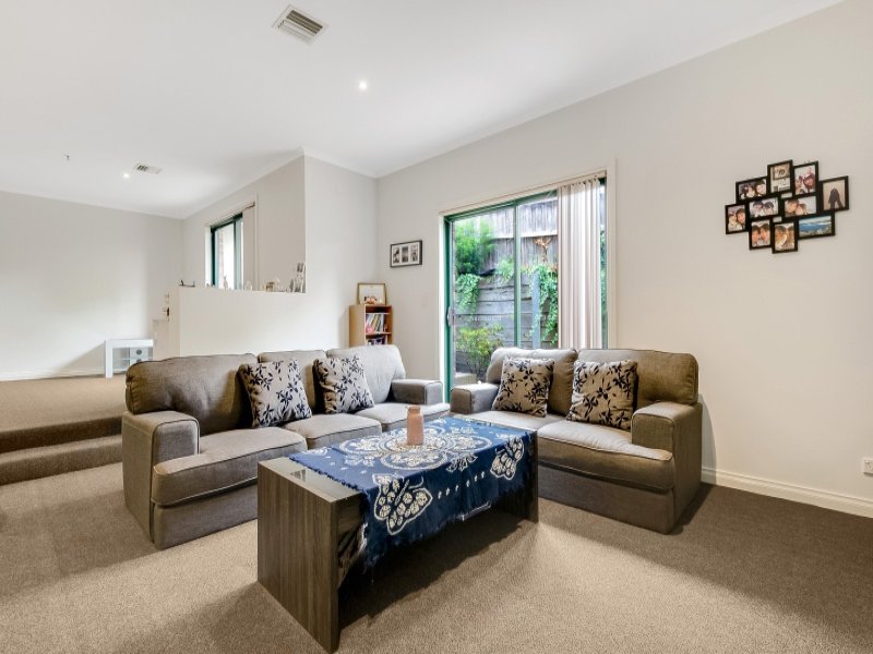 1/13 Oxford Street, Box Hill image 2