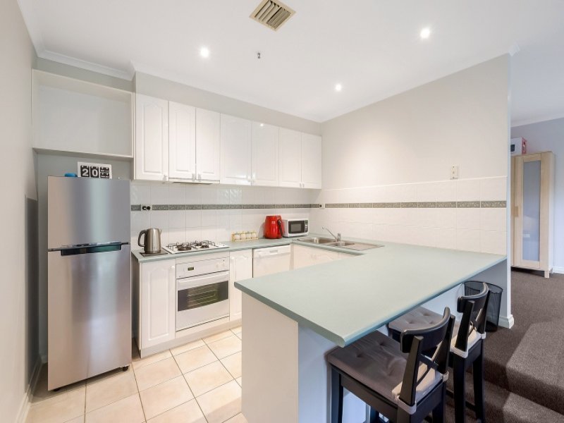 1/13 Oxford Street, Box Hill image 3