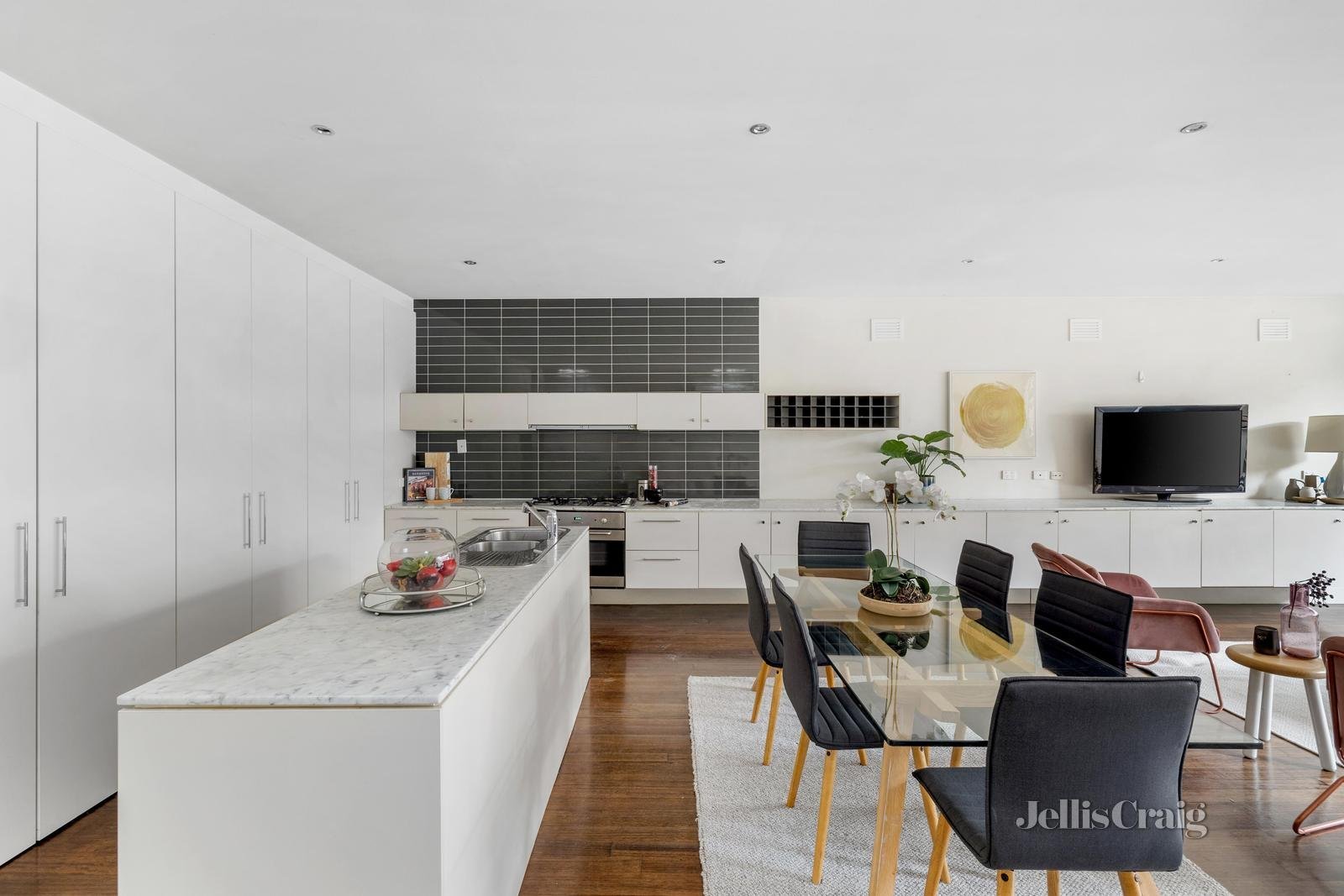 1/13 Roseberry Street, Hawthorn&nbsp;East image 2