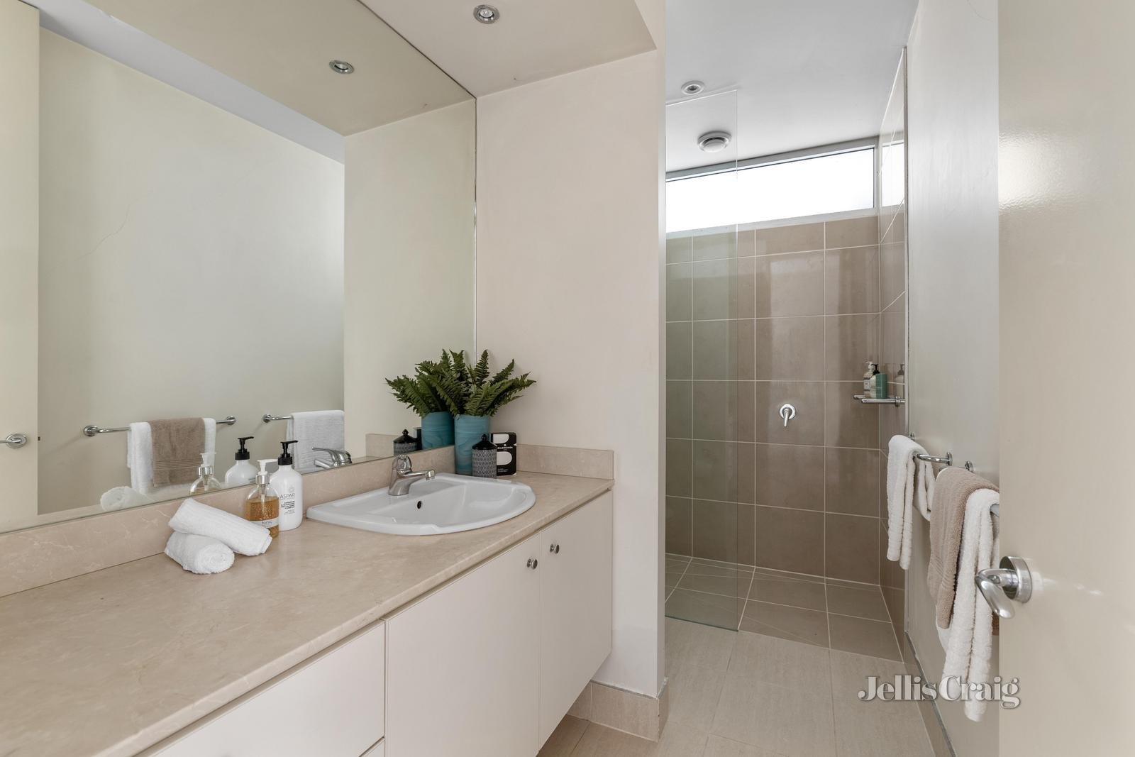 1/13 Roseberry Street, Hawthorn&nbsp;East image 5