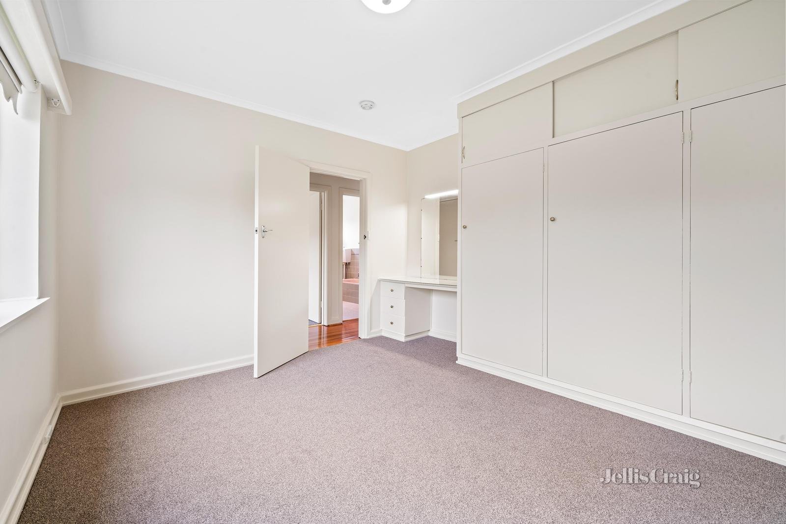 1/13 Scheele Street, Surrey Hills image 5