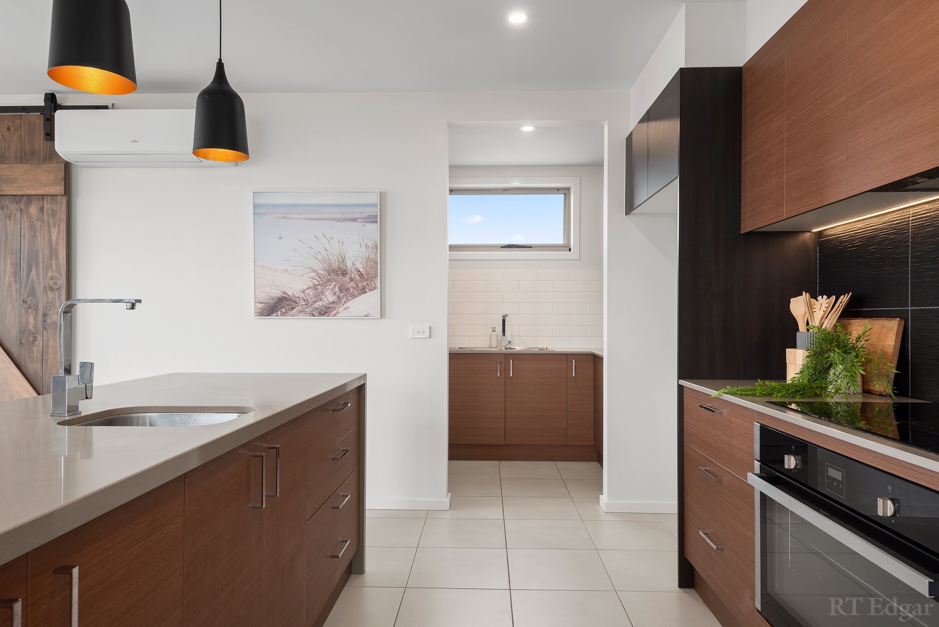 Property Gallery Thumbnail 9