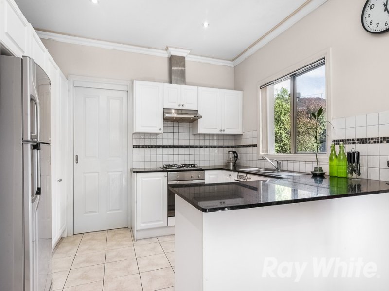 1/13 The Ridge, Glen Waverley image 4