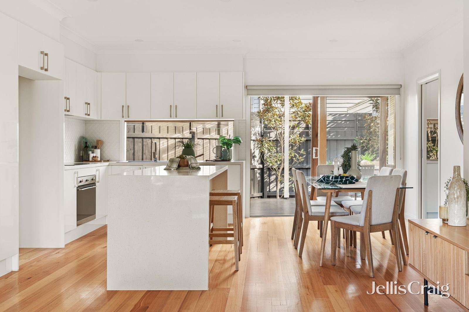 1/13 Waratah Avenue, Mordialloc image 6