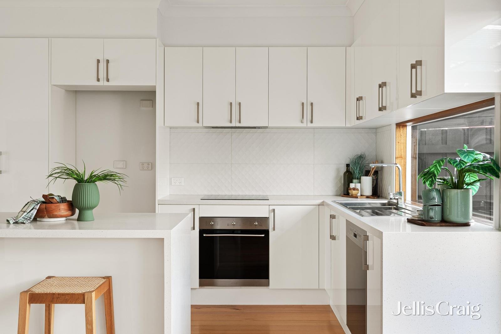 1/13 Waratah Avenue, Mordialloc image 7