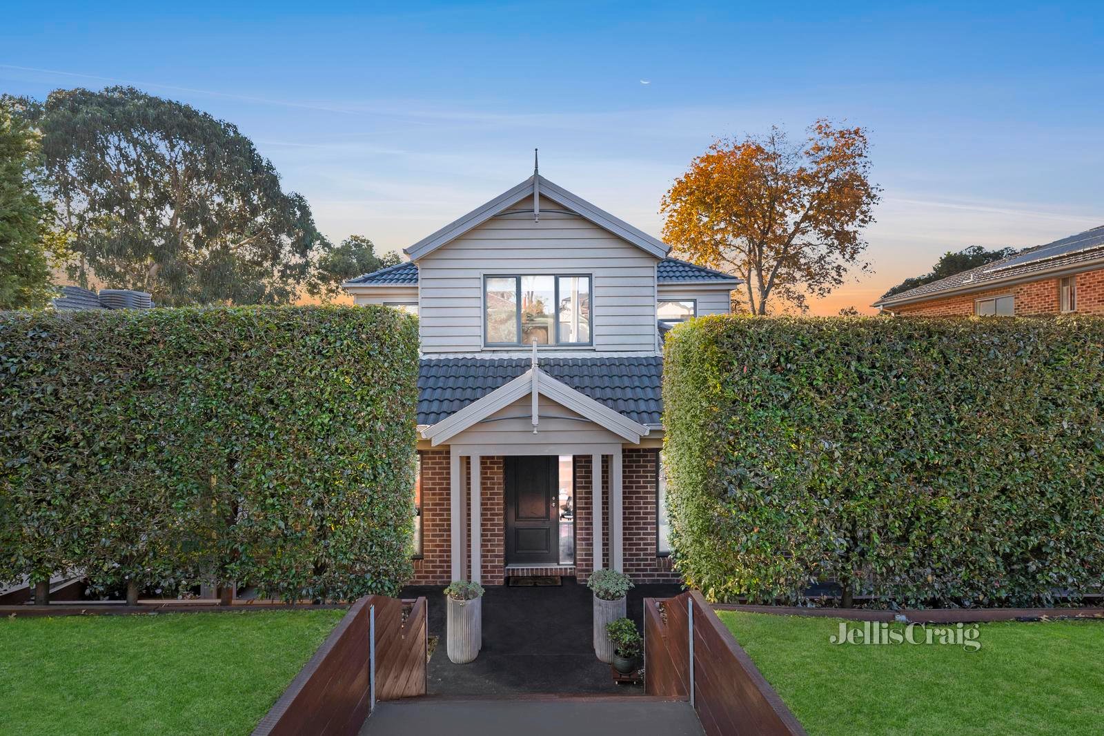 1/13 White Street, Mount Waverley image 1