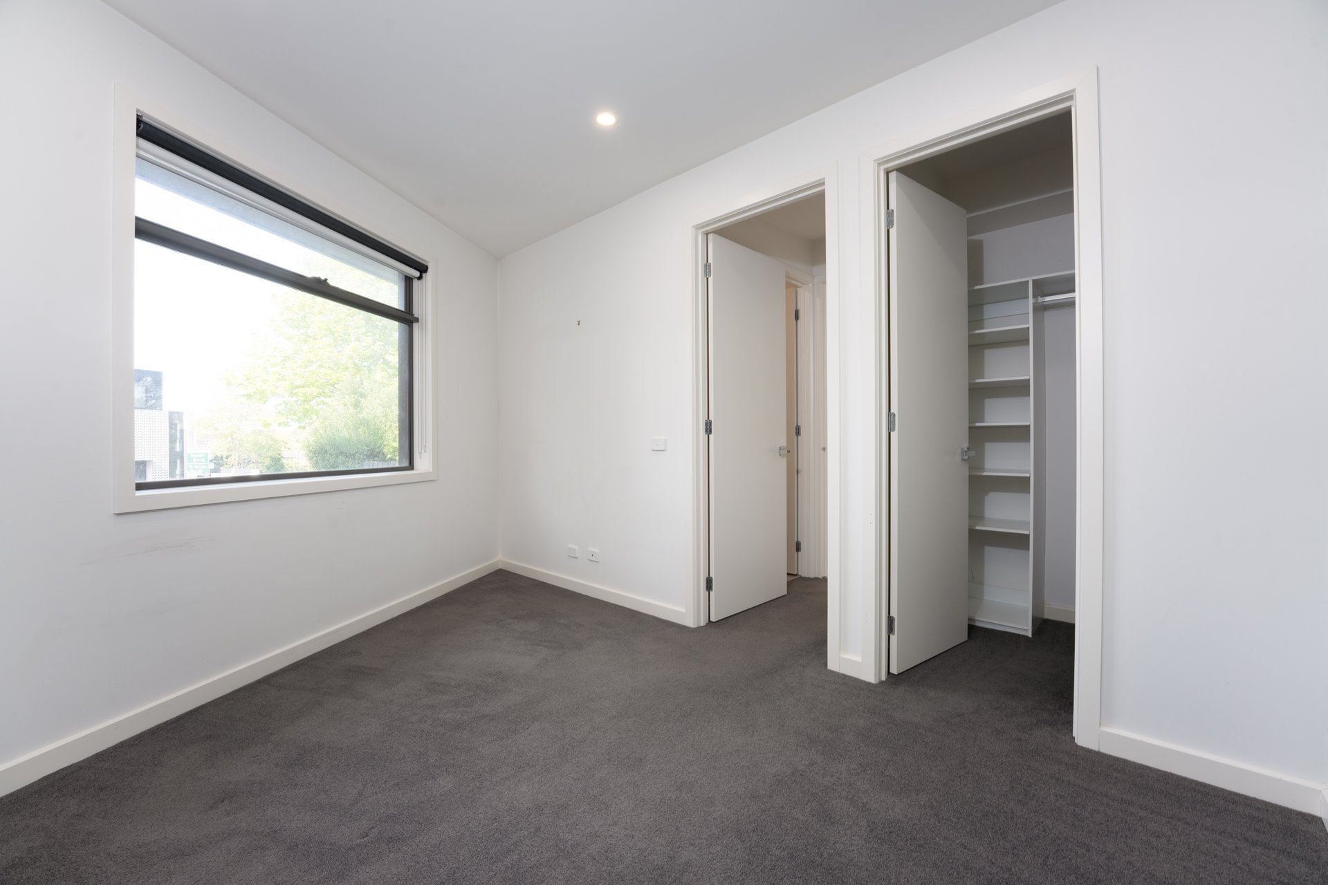 1/13 Whitehorse Road, Blackburn image 5
