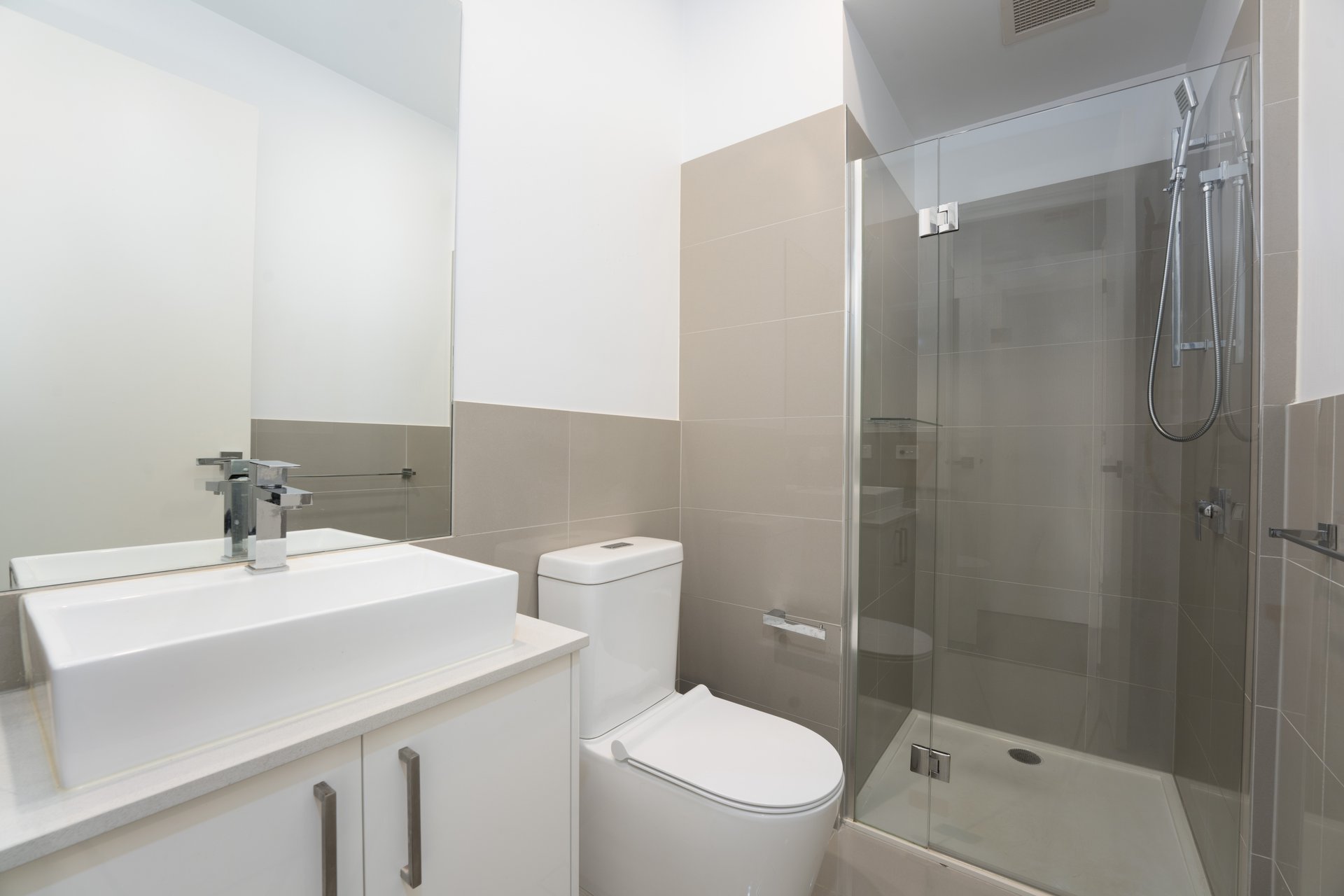 1/13 Whitehorse Road, Blackburn image 6